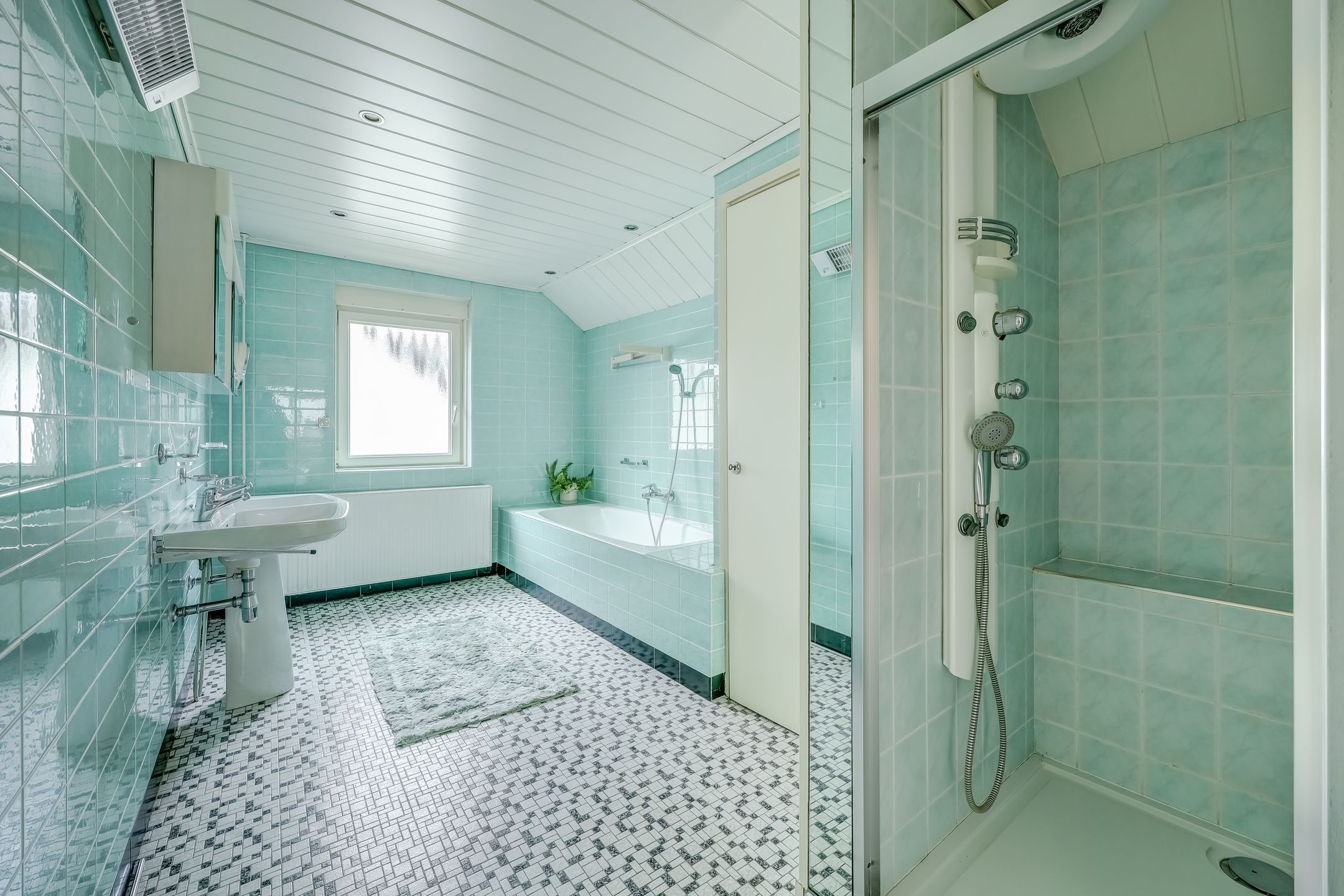 Photo 24 of Gronausestraat 118