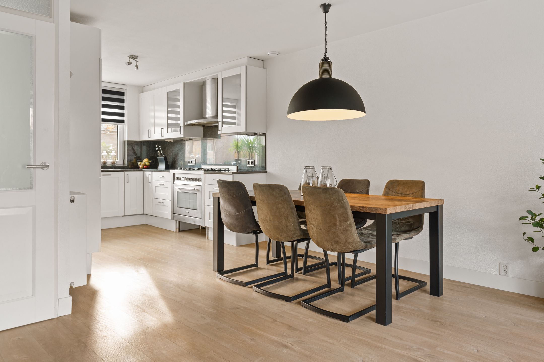 Foto 6 van Leeghwaterstraat 25