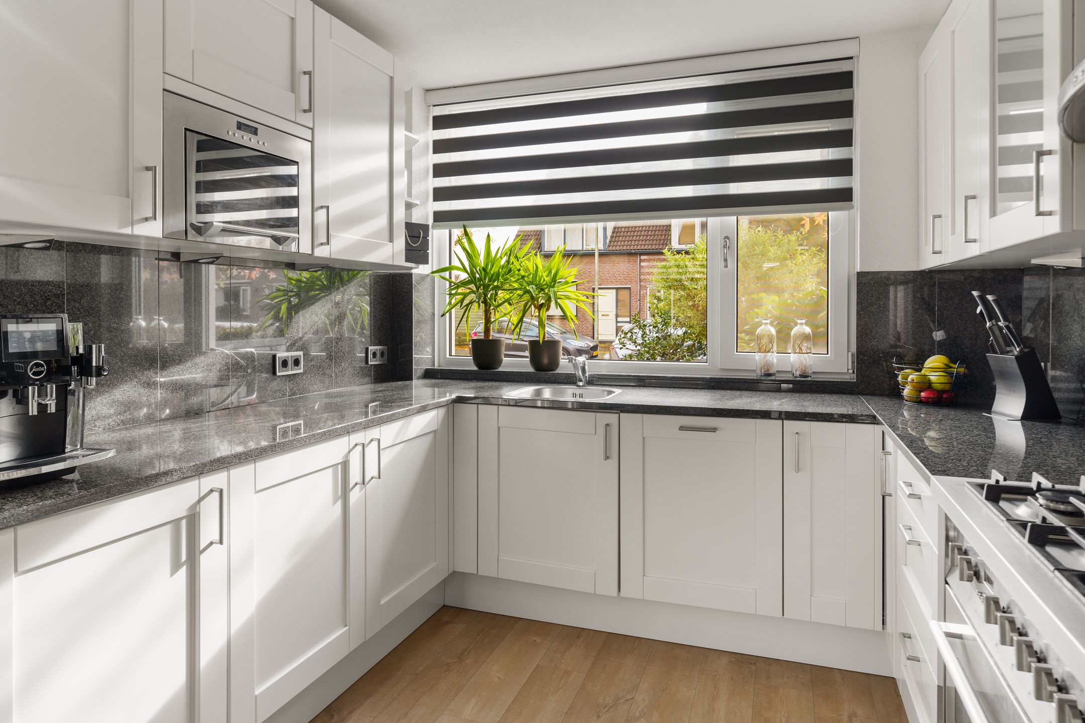 Foto 12 van Leeghwaterstraat 25