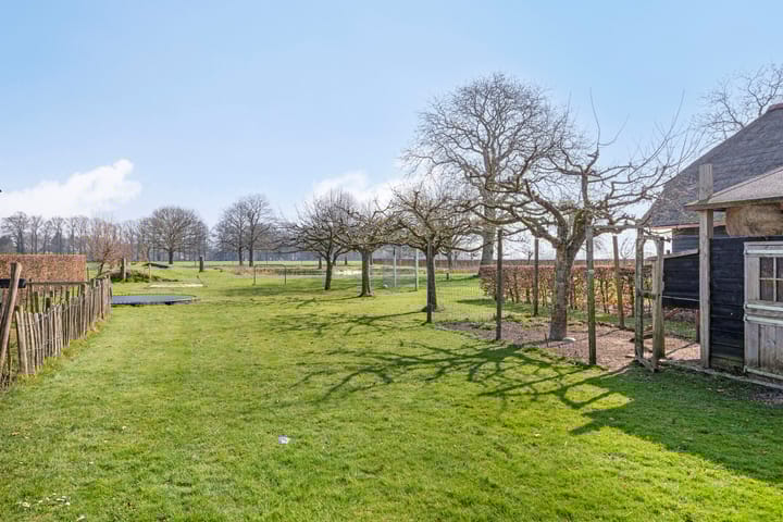 Foto 47 van Voorsterweg 155