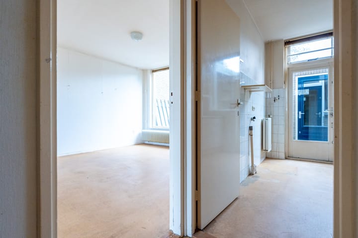 Photo 6 of Parelhoenstraat 19