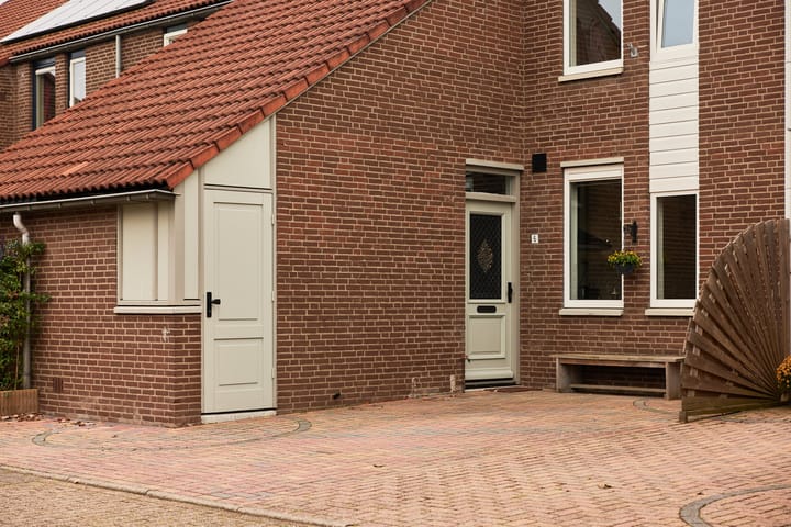 Photo 43 of Bazuin 6