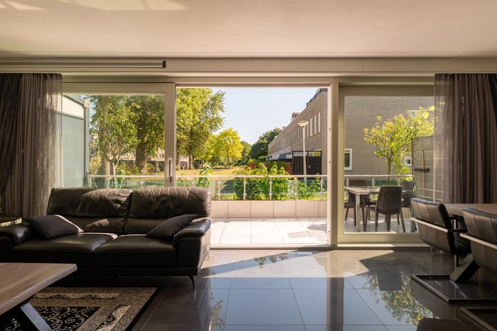 Photo 2 of Barbara van Meertenstraat 16