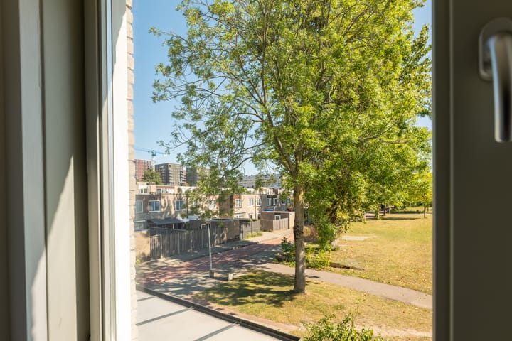 Photo 16 of Barbara van Meertenstraat 16