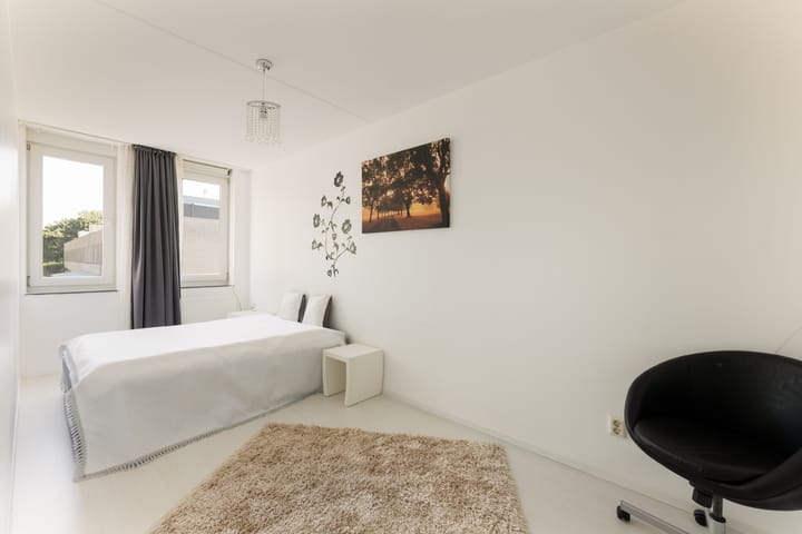 Photo 19 of Barbara van Meertenstraat 16