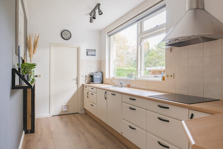 Photo 8 of Helfrichlaan 18