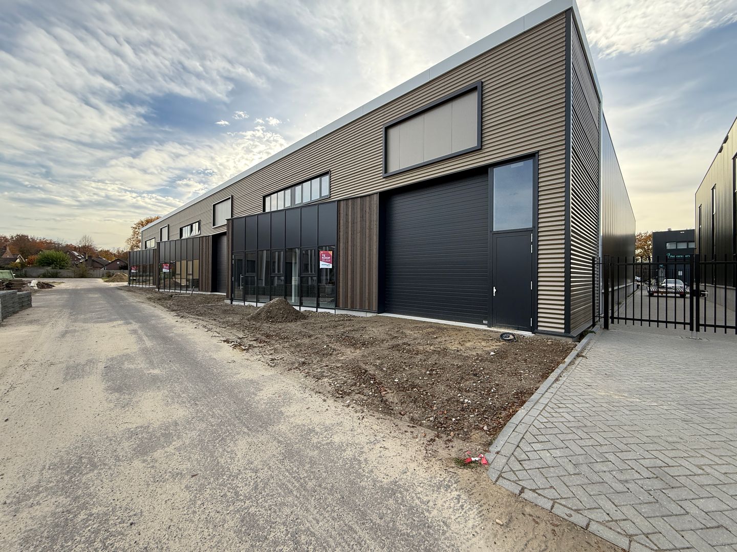 View photo 2 of Hoolstraat 19