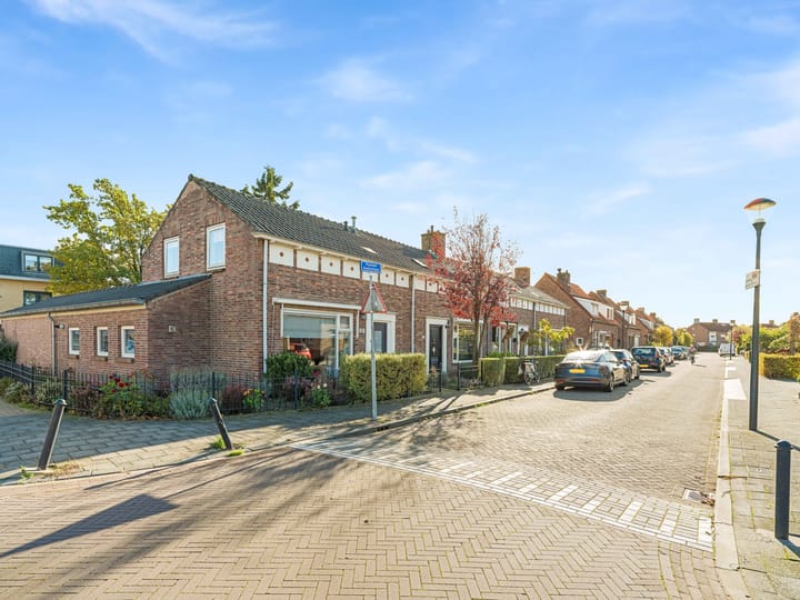 Photo 26 of Pastoor Oomenlaan 32