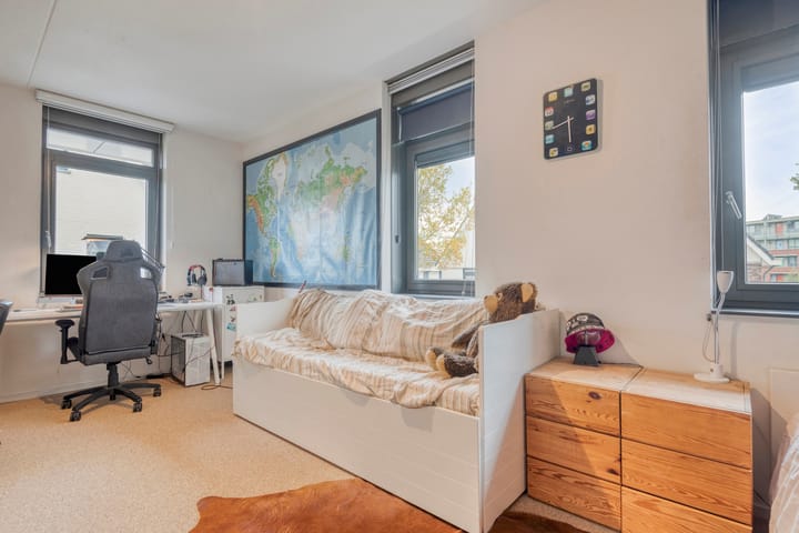 Photo 24 of Merijntje Gijzenlaan 29