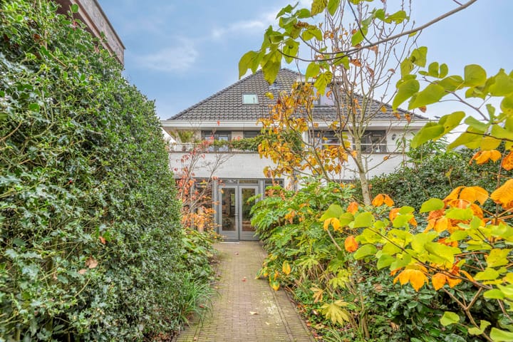 Photo 42 of Merijntje Gijzenlaan 29