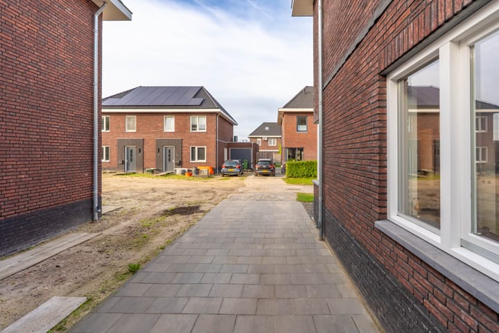 Photo 8 of Horstenweg 38