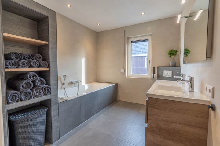 Photo 40 of Horstenweg 38