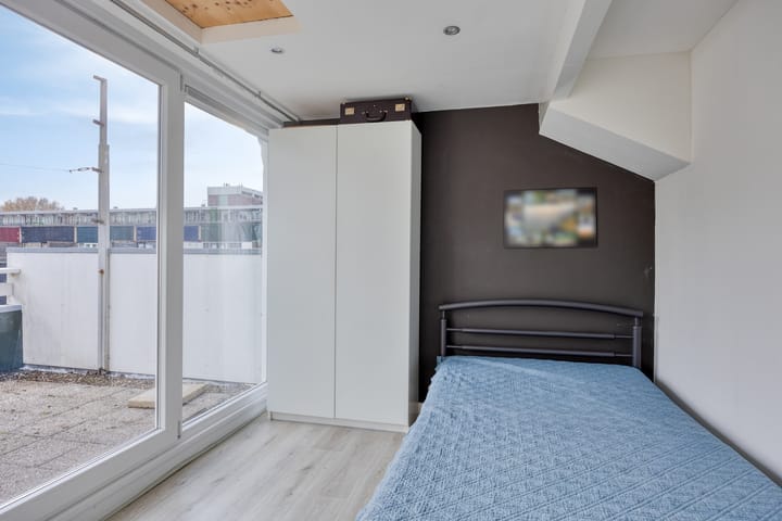 Photo 27 of Emilie Knappertstraat 30