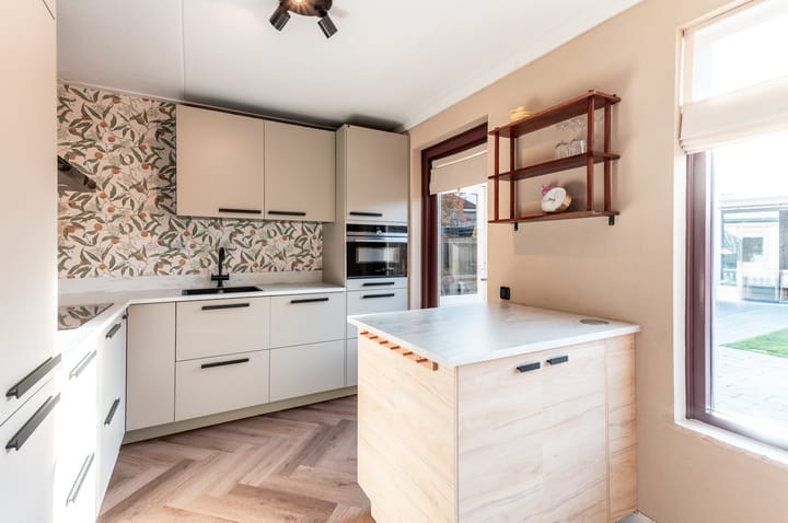 Photo 11 of Veldbloemenlaan 8