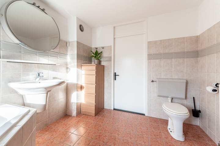 Photo 22 of Veldbloemenlaan 8