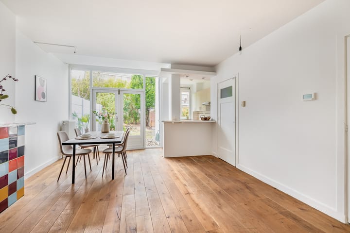 Photo 2 of Bachstraat 1