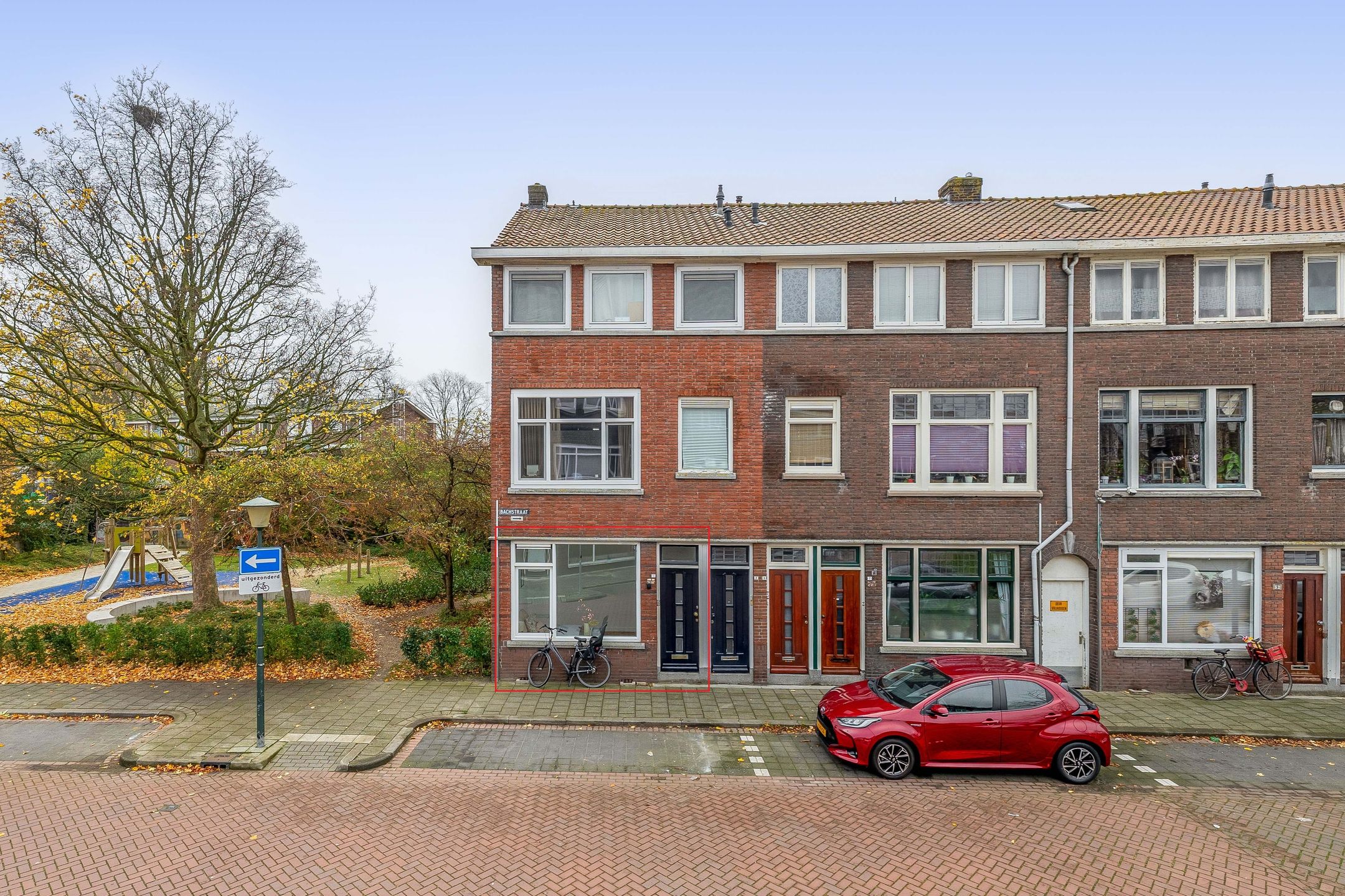 Photo 6 of Bachstraat 1