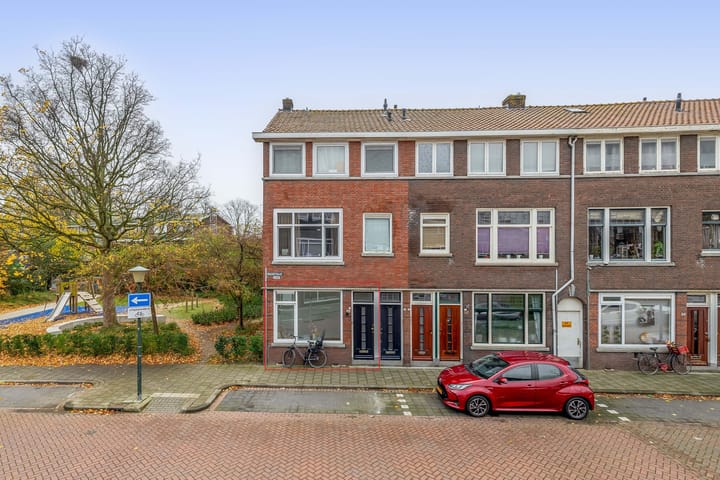 Photo 6 of Bachstraat 1