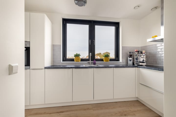 Photo 6 of Frieseweg 1-N