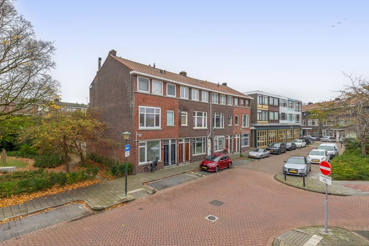 Photo 22 of Bachstraat 1