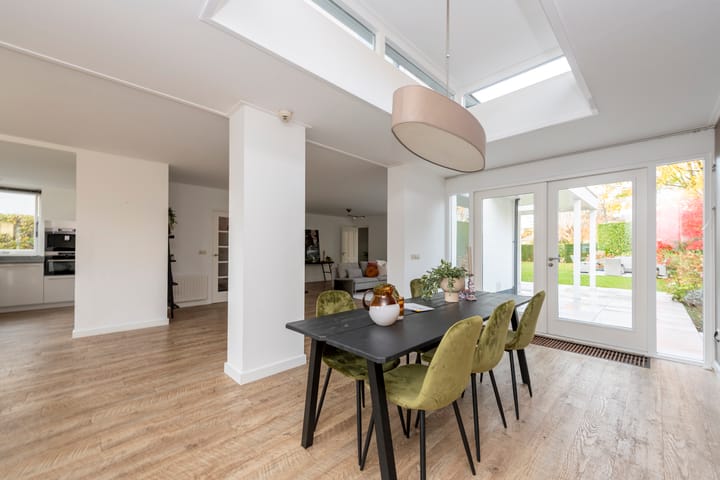 Foto 12 van Volkerak 10