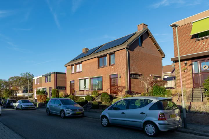 Photo 2 of Van Nesselrodestraat 13