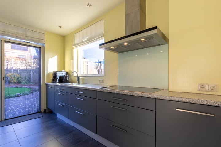 Photo 8 of Van Nesselrodestraat 13