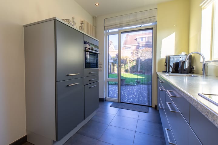 Photo 10 of Van Nesselrodestraat 13