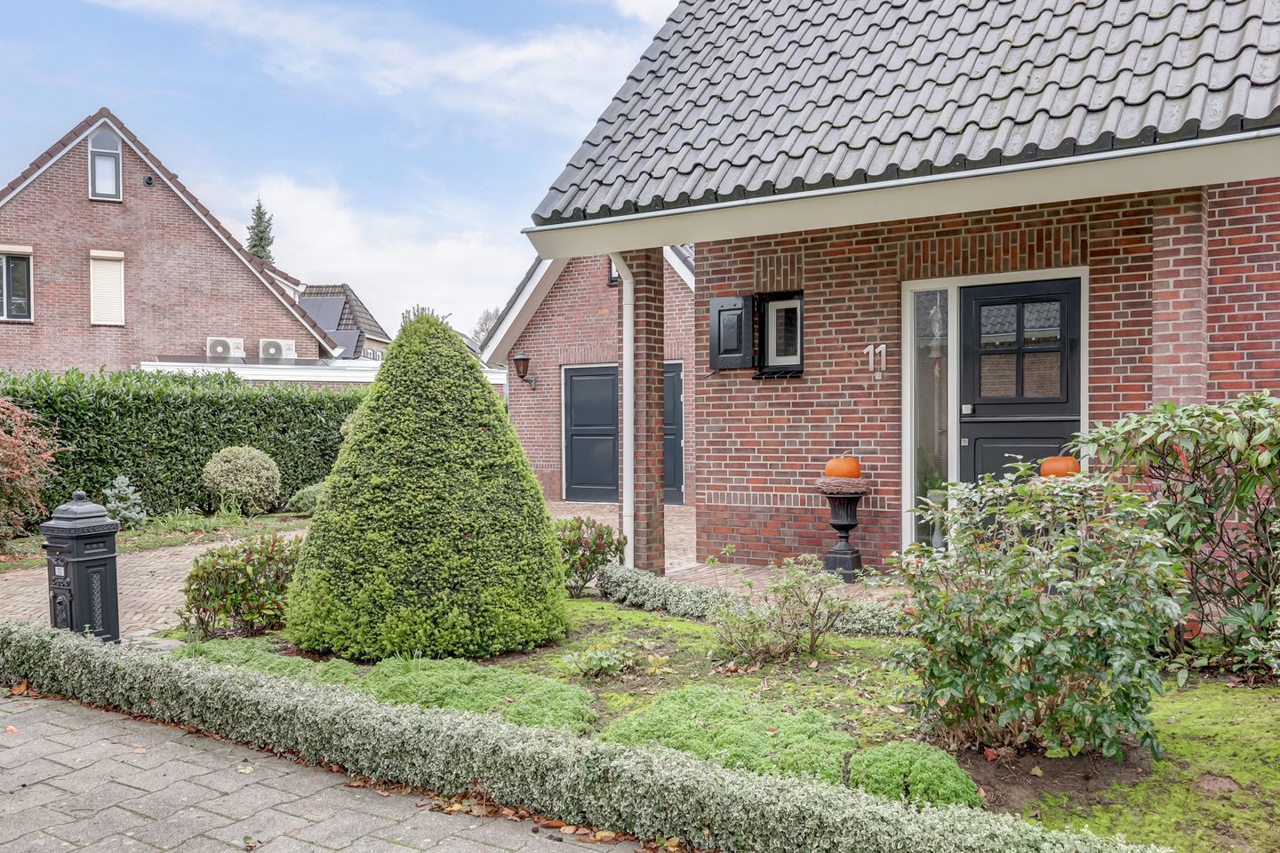 Photo 49 of Elzenstraat 11