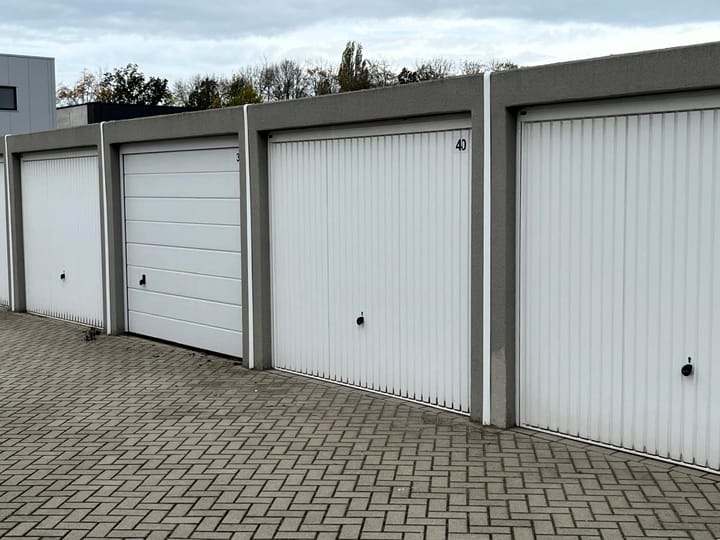 Edison 12-40, Middelharnis