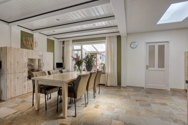 Photo 16 of Jonkerstraat 42