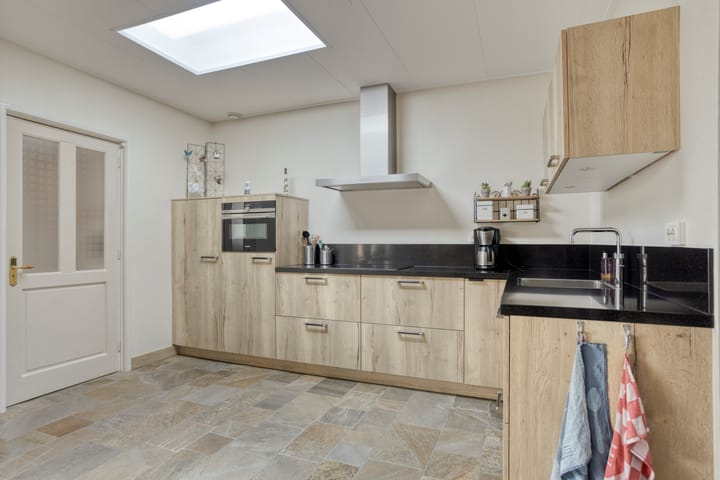 Photo 18 of Jonkerstraat 42