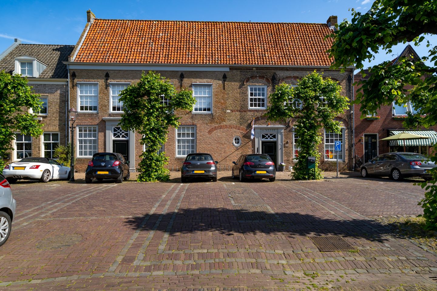 Bekijk foto 1 van Hoogstraat 27
