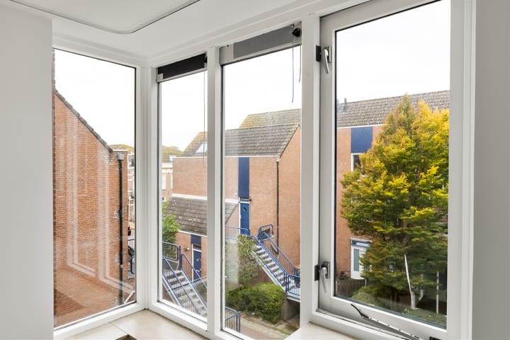 Foto 12 van Van Dishoeckstraat 102