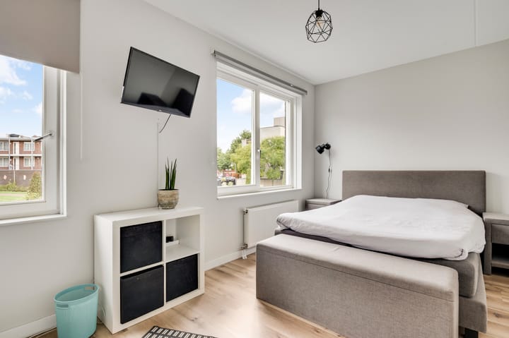 Photo 4 of Frans Strouxstraat 4-H