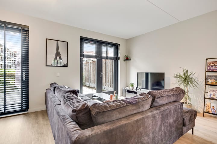 Photo 8 of Frans Strouxstraat 4-H