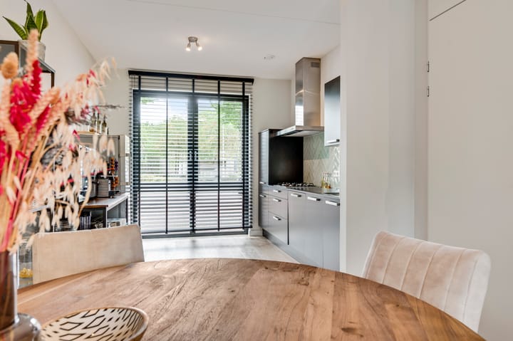 Photo 11 of Frans Strouxstraat 4-H