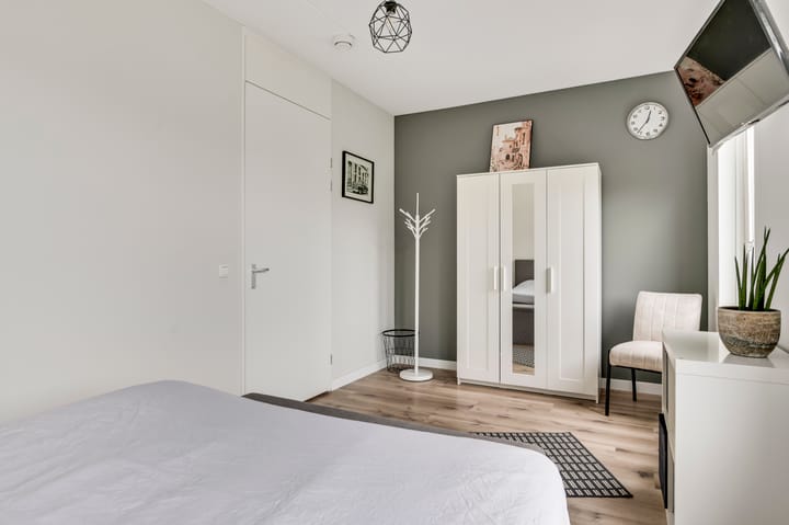 Photo 14 of Frans Strouxstraat 4-H