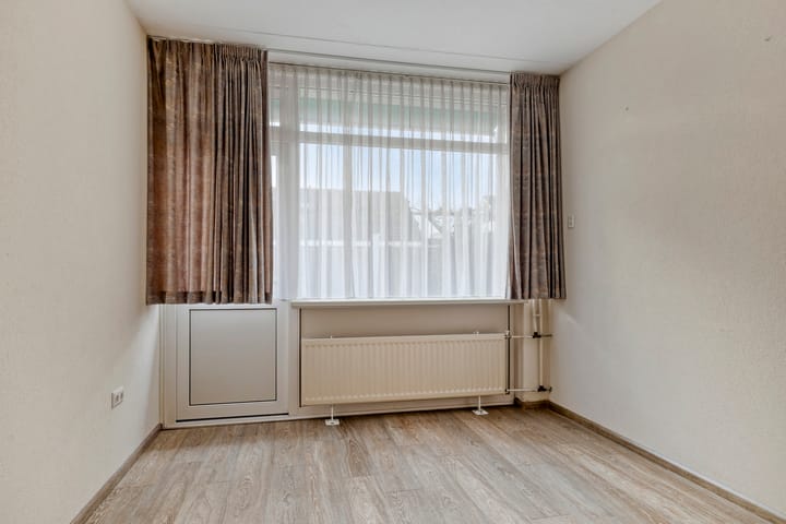 Photo 21 of Trumanstraat 54