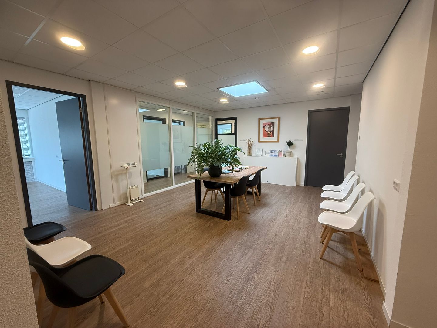 View photo 5 of Zwarteweg 123