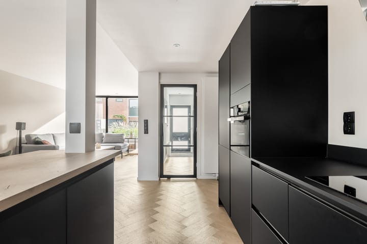 Foto 9 van Hoefbladstraat 10