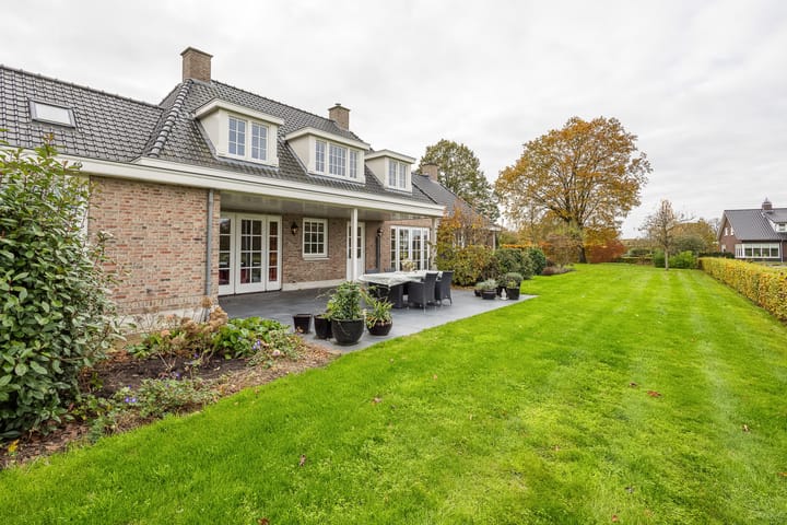 Photo 41 of Lemselosestraat 25