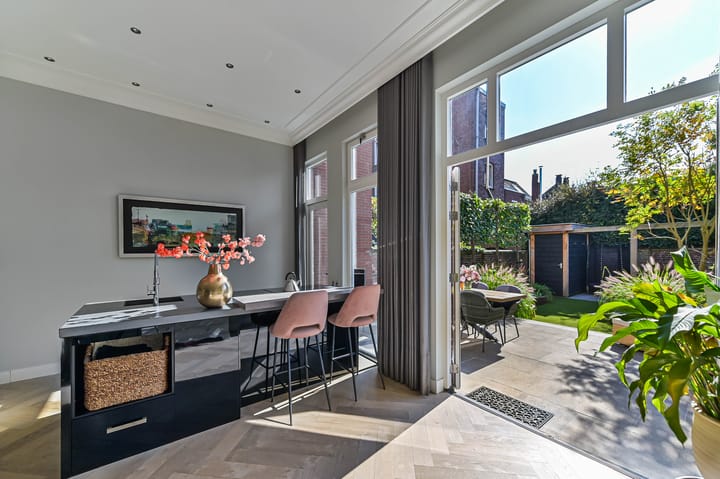 Photo 10 of Goltziusstraat 18