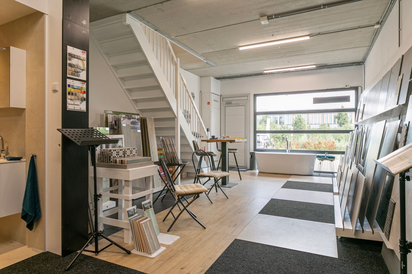 View photo 3 of Kering 2-0023