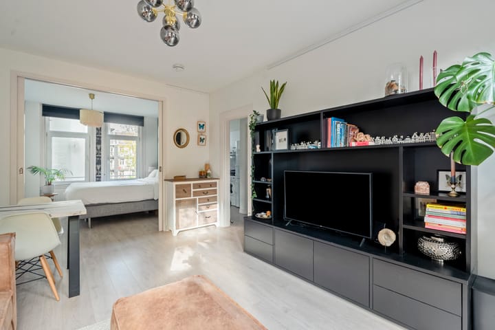 Photo 7 of Rochussenstraat 10-2