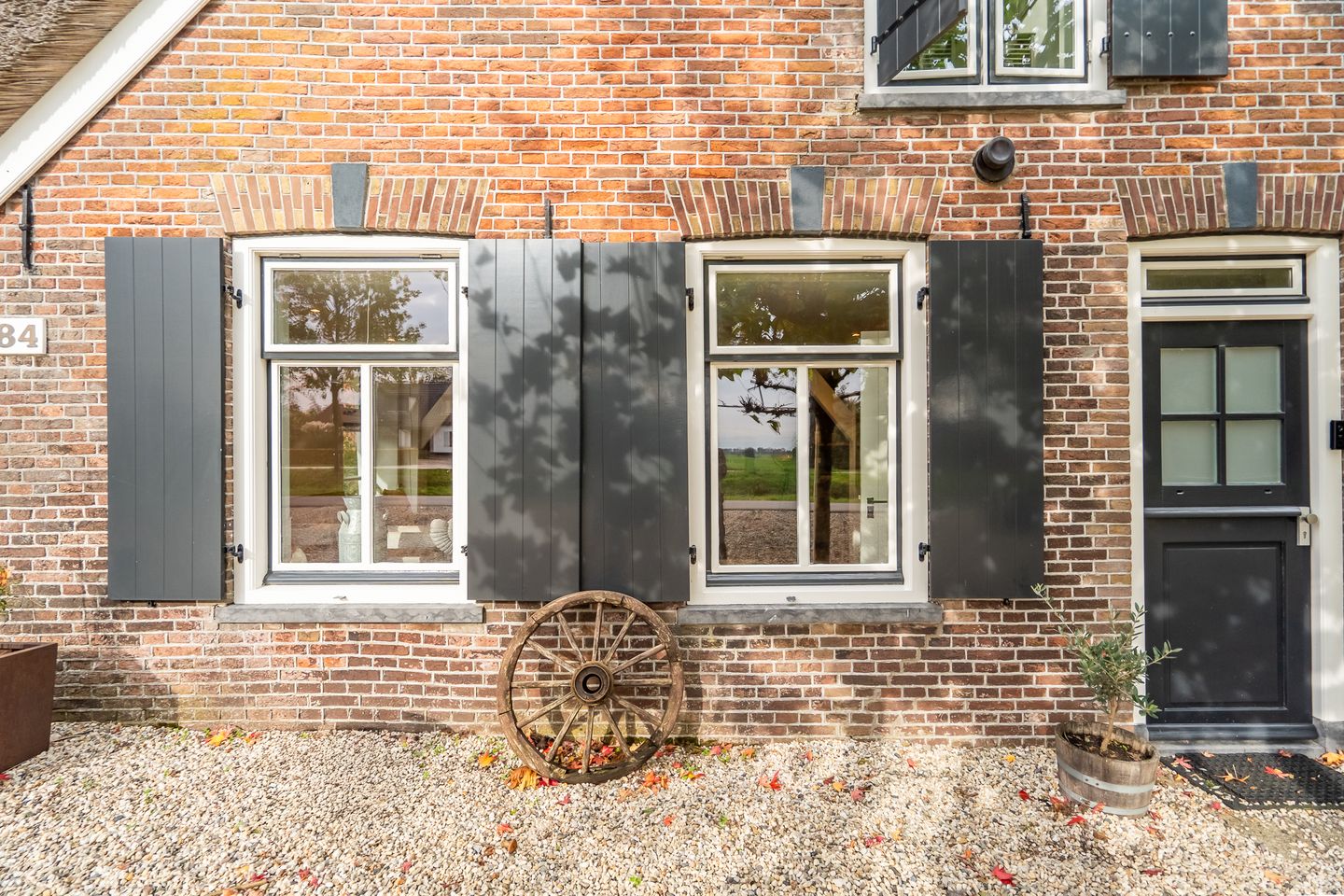 Foto 5 van Benedeneind NZ 384