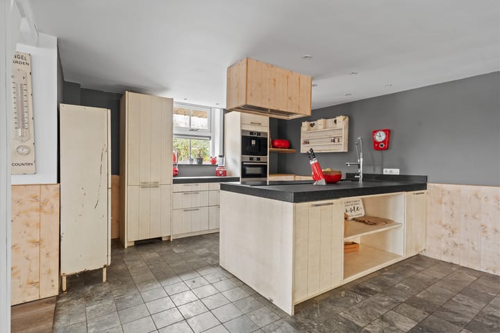 Photo 20 of Benedeneind NZ 384