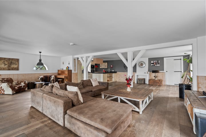 Photo 26 of Benedeneind NZ 384