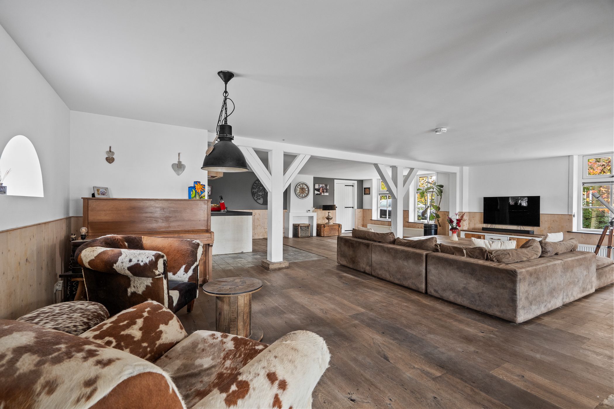 Foto 27 van Benedeneind NZ 384