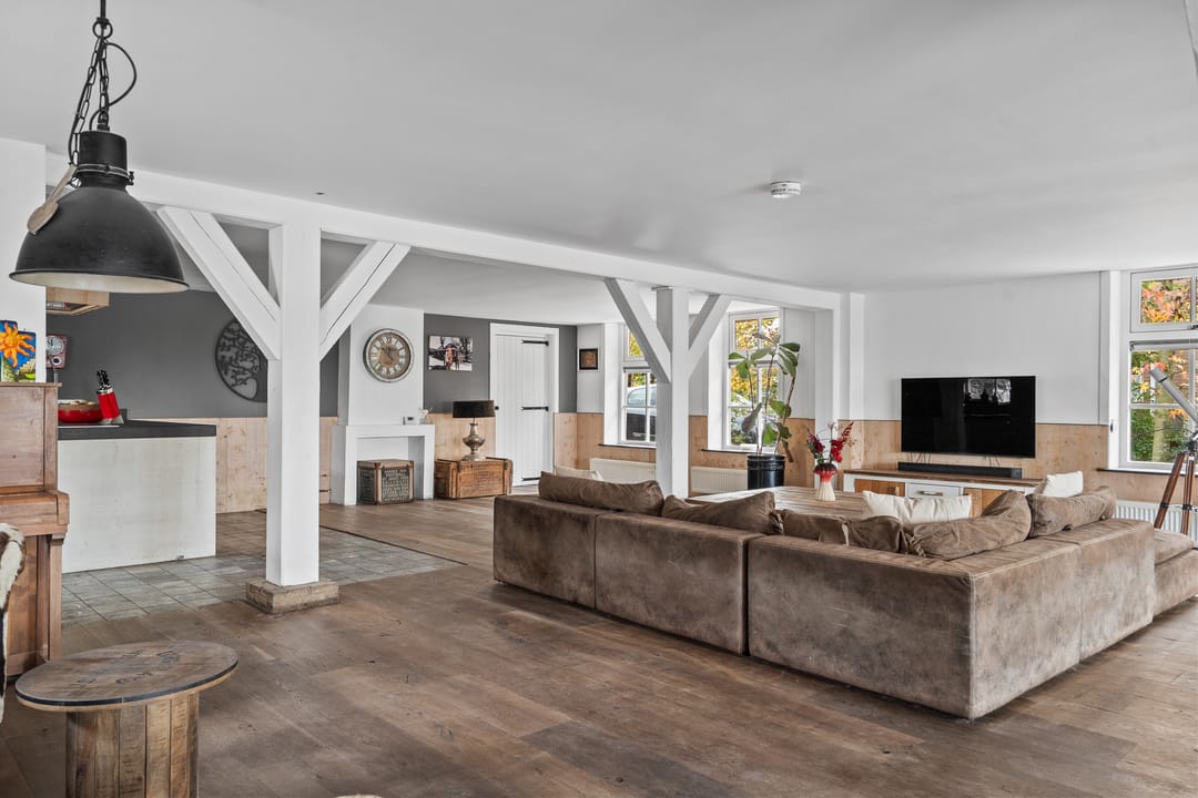 Foto 28 van Benedeneind NZ 384